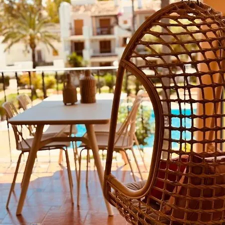 Charming Penthouse With Stunning Seaview Apartment *